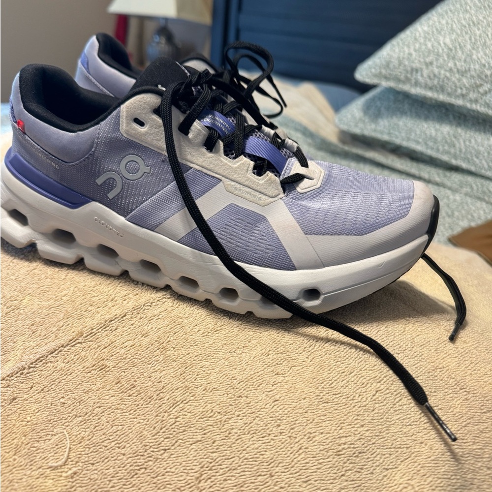 OnCloud Running Sneakers in Lavender and Black. Almost new!